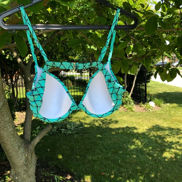 3 Piece Betsey Johnson Bikini - Picture 3 of 7